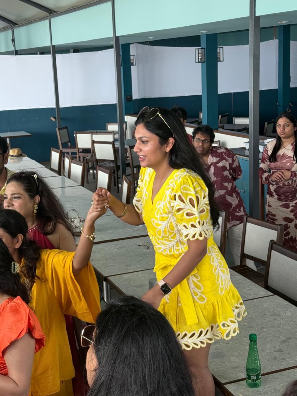 Dancing in yellow at the sundowner